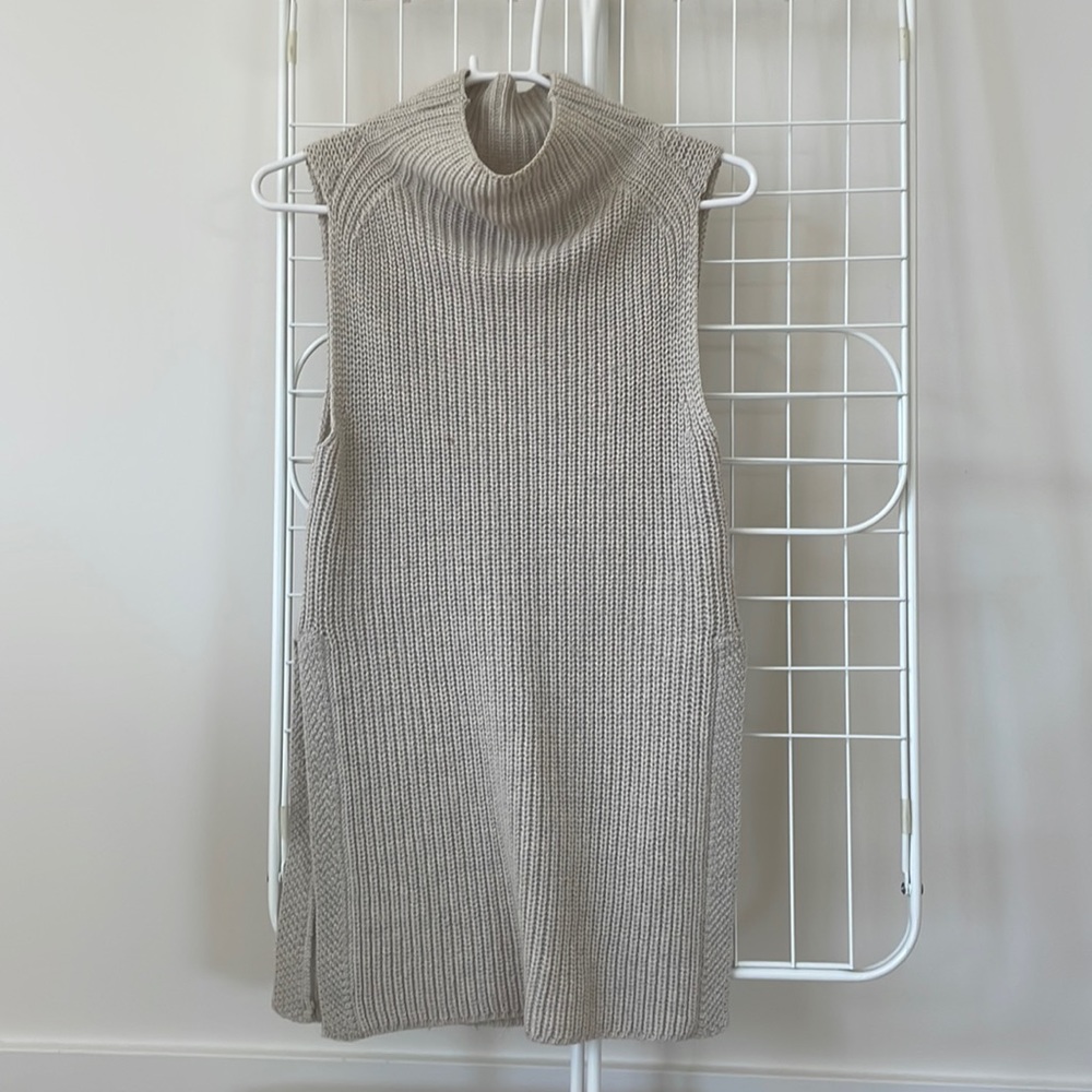 Wilfred sweater size XS